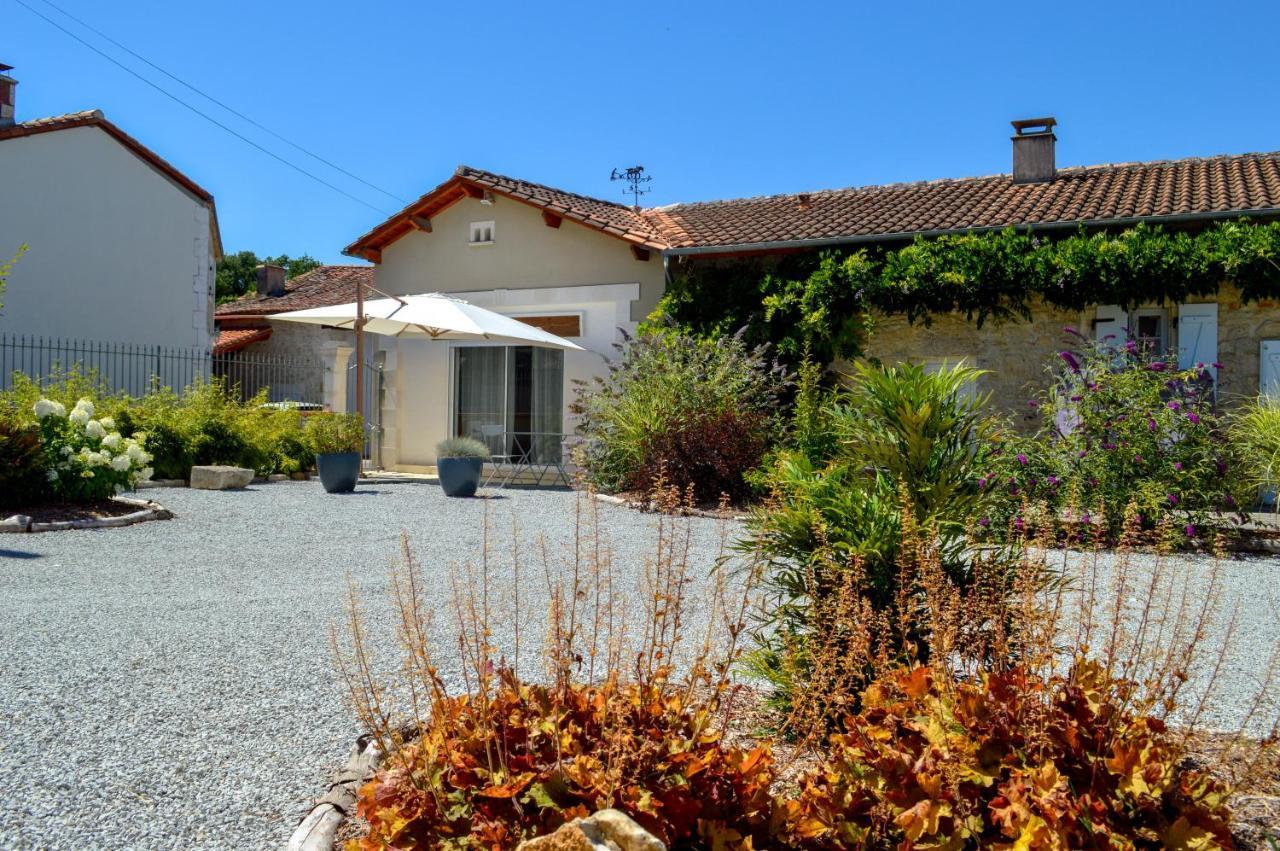 Grande Chambre D'Hote Les Chats-Pitres Bed & Breakfast La Rochette  Bagian luar foto